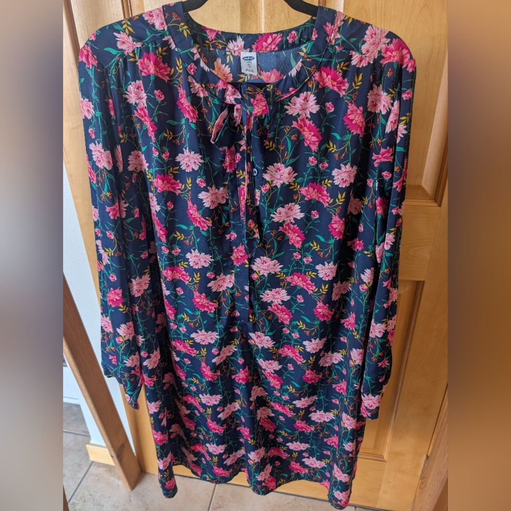 Old Navy Long Sleeve Dress - Pink and Dark Green Floral
